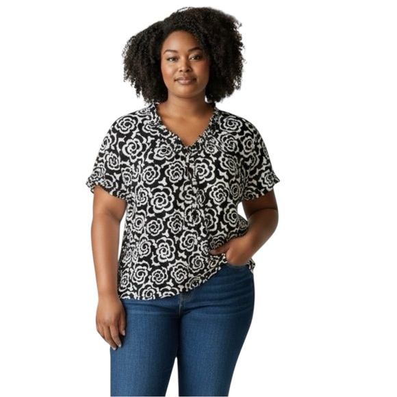 Old Navy Tops - Old Navy Black and White Floral Blouse, puff shirt sleeve, flowy bottom, Sz XXL